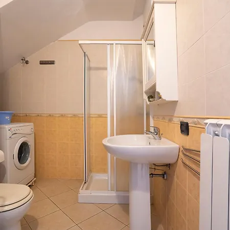 Apartment Casa Pascoli Near Sandy - Happy *